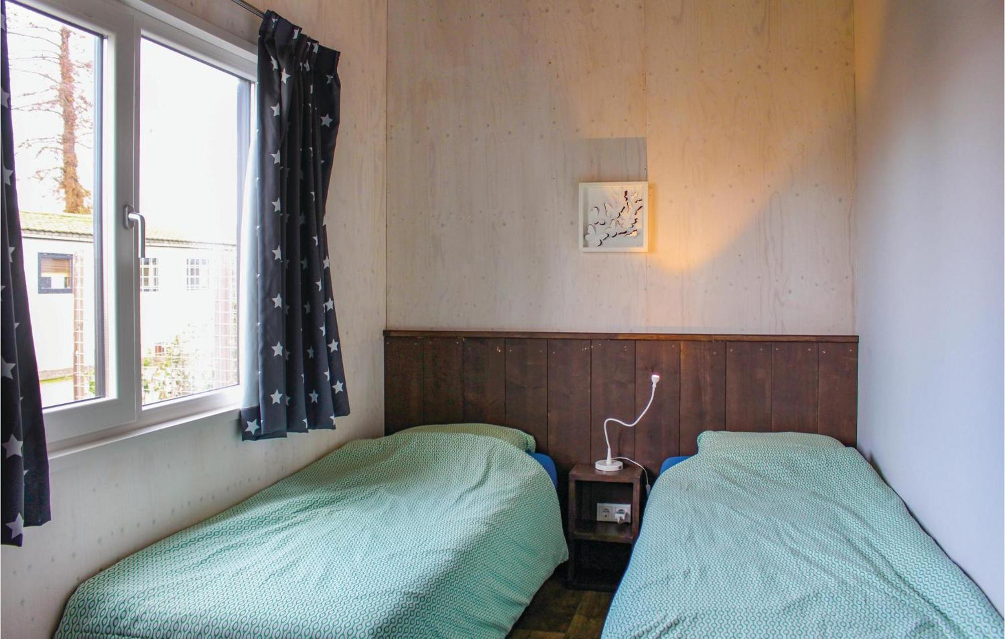 Beautiful Home In Sint-Annaland With Wifi Екстер'єр фото