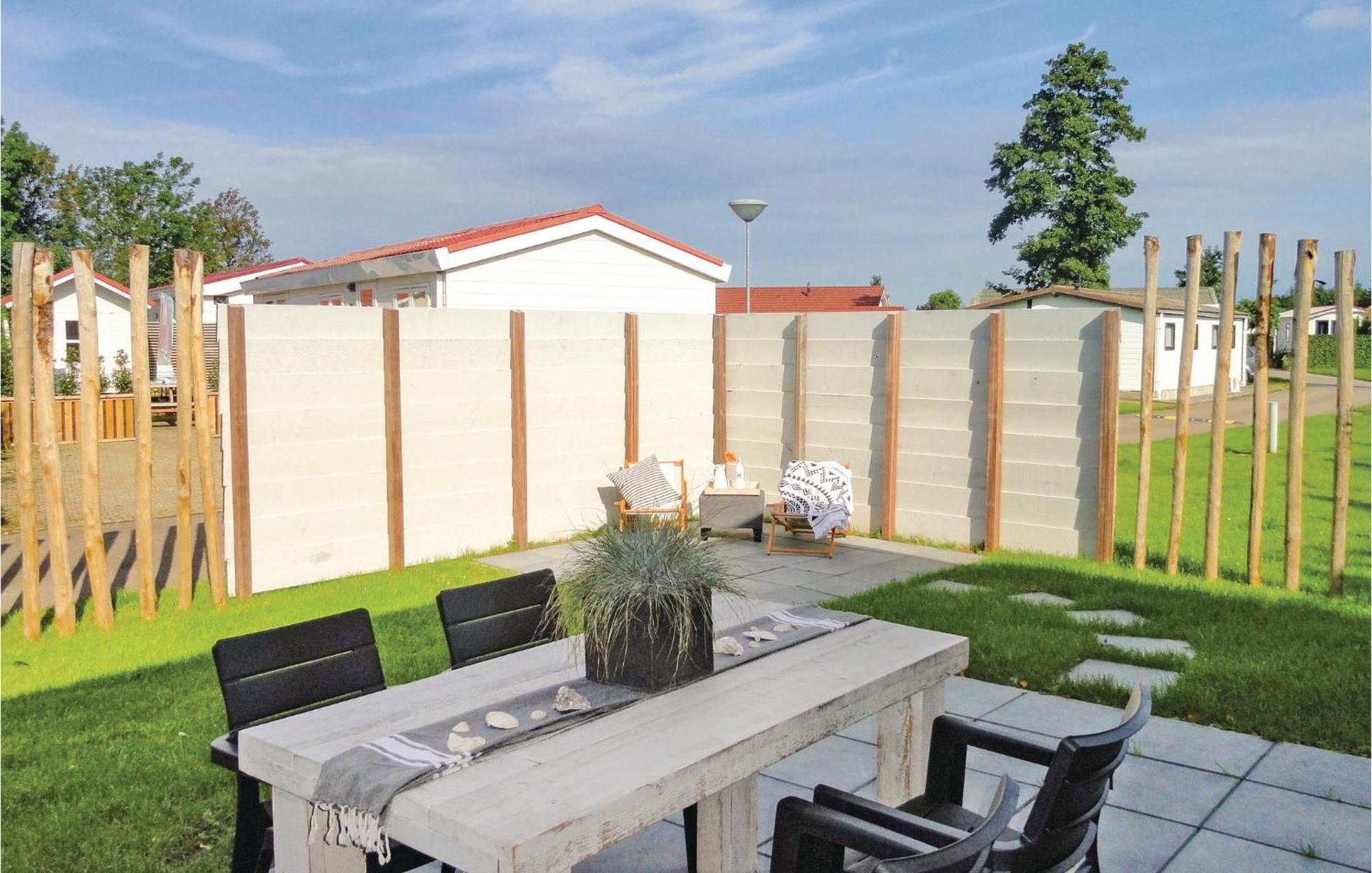 Beautiful Home In Sint-Annaland With Wifi Екстер'єр фото